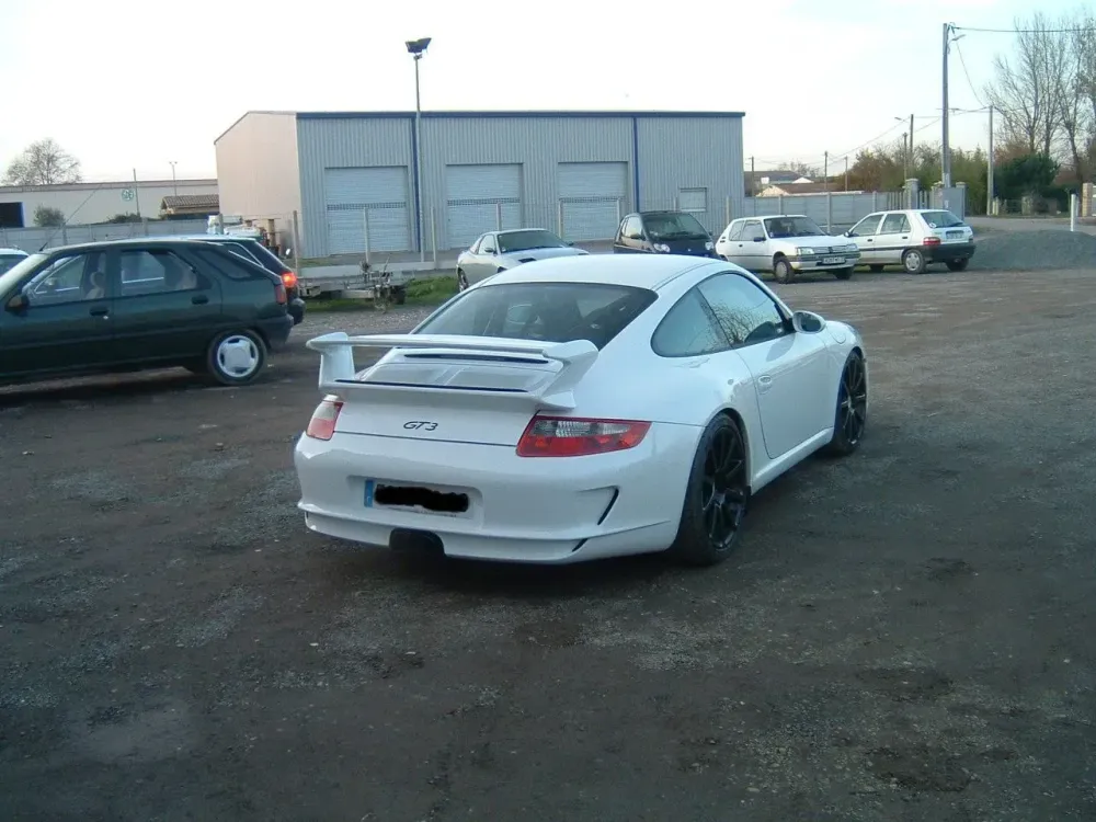 Débosselage automobile près de Vayres